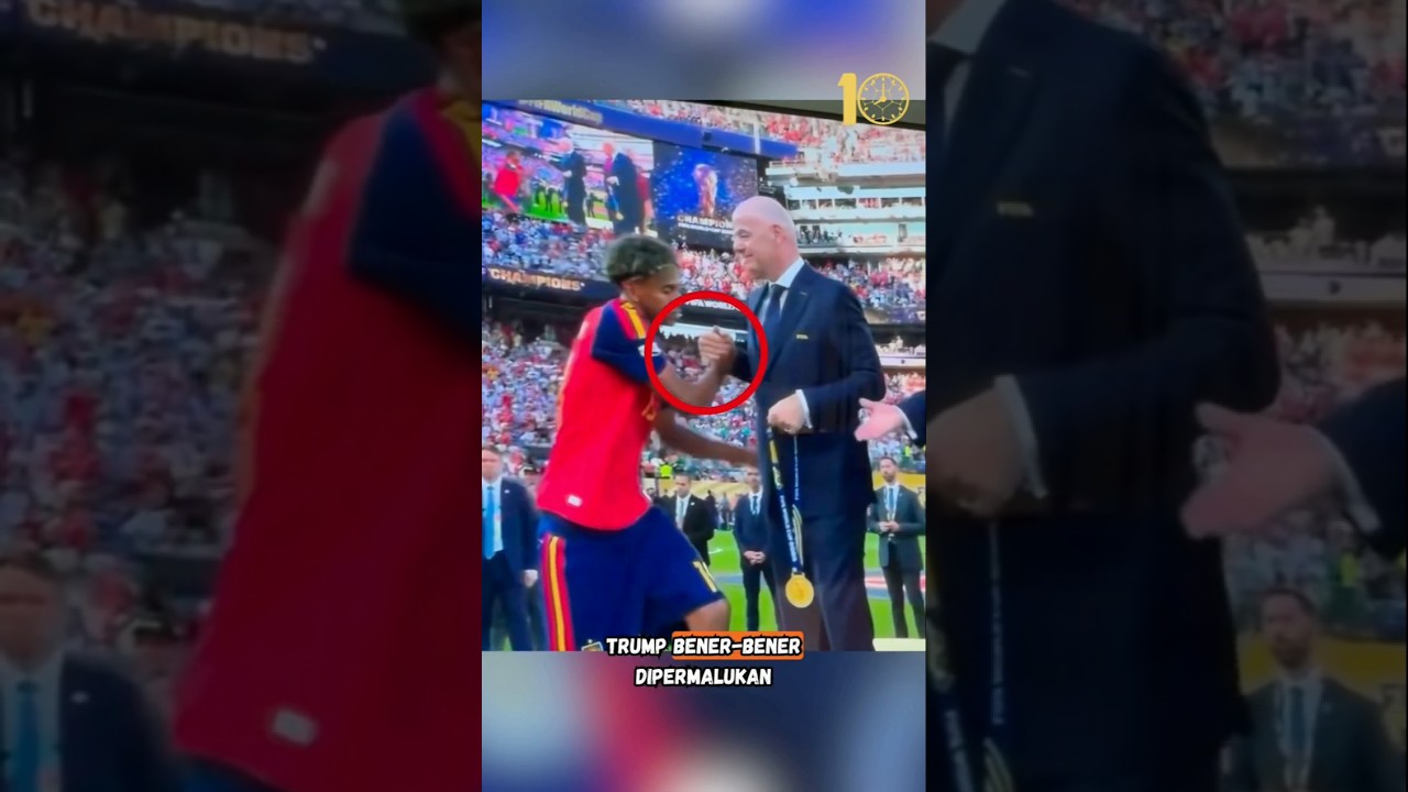 Trump dipermalukan saat pengen mengangkat trofi Piala Dunia bareng Rodri.😭🤣