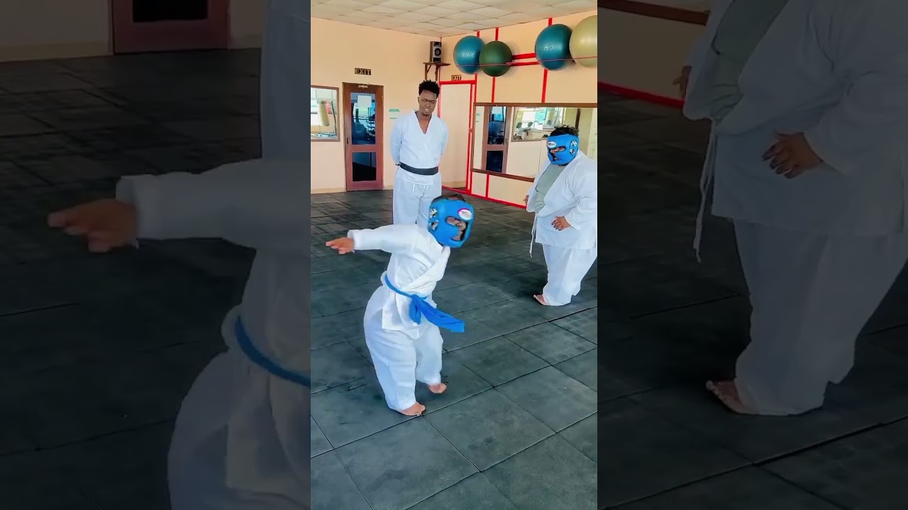 حزنبل يقاتل السمين ويجعله يخاف 😱😱 #ضحكة_من_القلب #كوميديات #هتضحك
