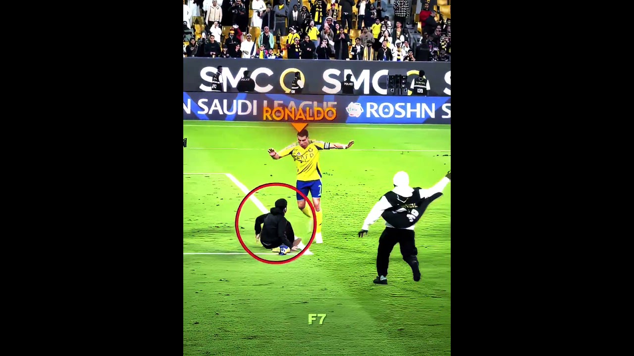 Ronaldo's respect for his fans...❤️‍🩹