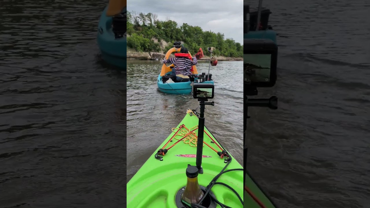Driving my tugboat sandbox down the Mississippi River #tugboatlife #tuggysandbox #boating #diy