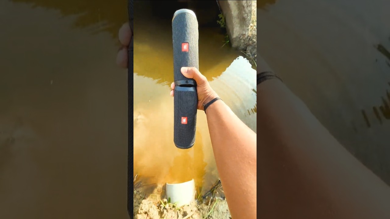 JBL Go 4 water bass jump