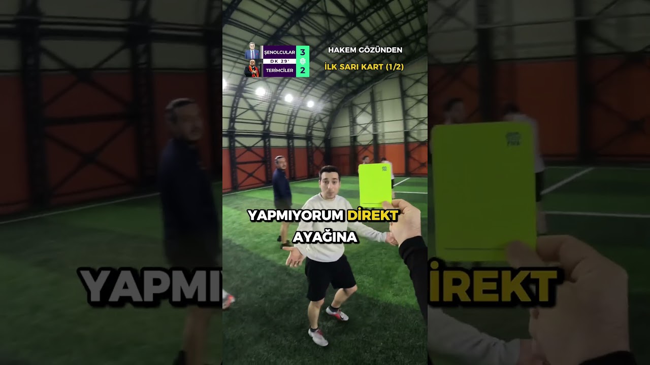HALI SAHADA KIRMIZI KART GÖRDÜĞÜNE İNANAMADI! #halısaha #futbol #hakem