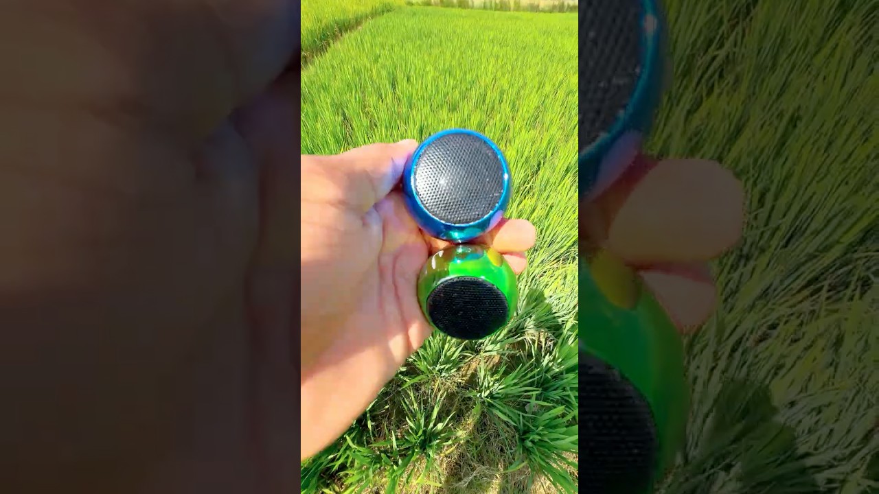 Mini speaker blue and green jumping test