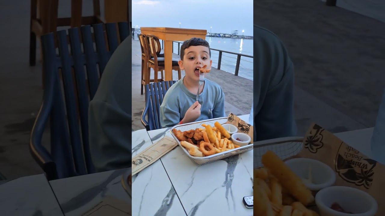 رفقات دينيز خجلو وقت شافو الكاميرا 🤭 دينيز صار يحش الأكل😰