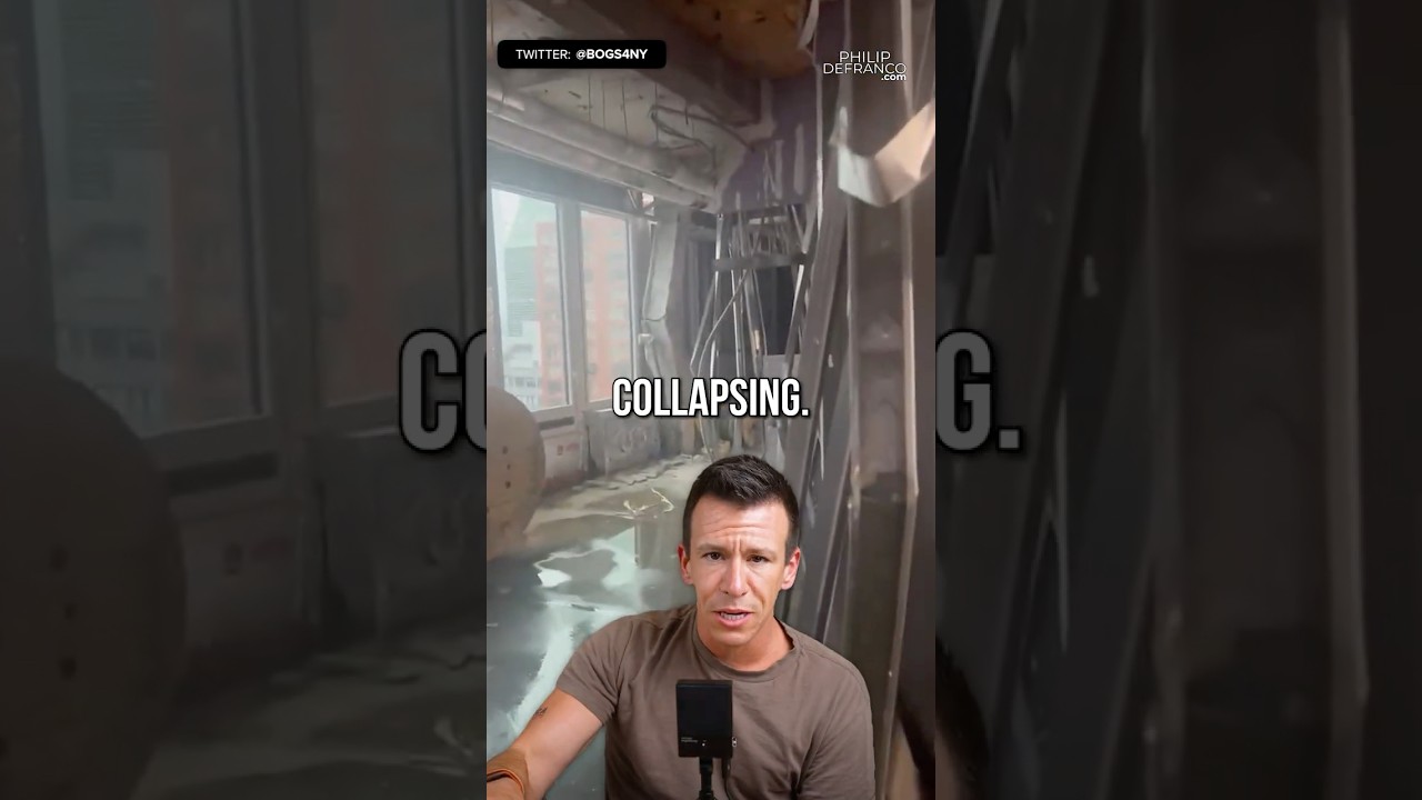 Manhattan evacuation due to a possible collapsing building