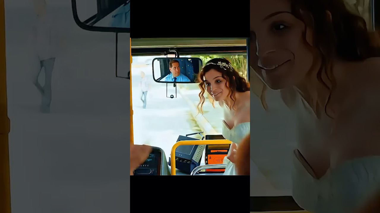 Düğünden kaçıp gelinlikle otobüse bindi! #gülümseyeter  #aslıbekiroğlu #keşfet #komedi