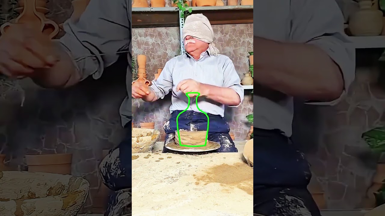 عمل نفس الرسمة وهو مغمض عينيه… والنتيجة عبقرية! 😱🏺