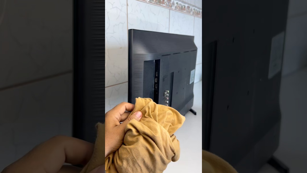 هل هذا هو السر وراء منفذ USB الموجود خلف كل أجهزة التلفاز؟#تلفاز #سمارت_تي_في #تلفاز_قديم #نصائح #⁩