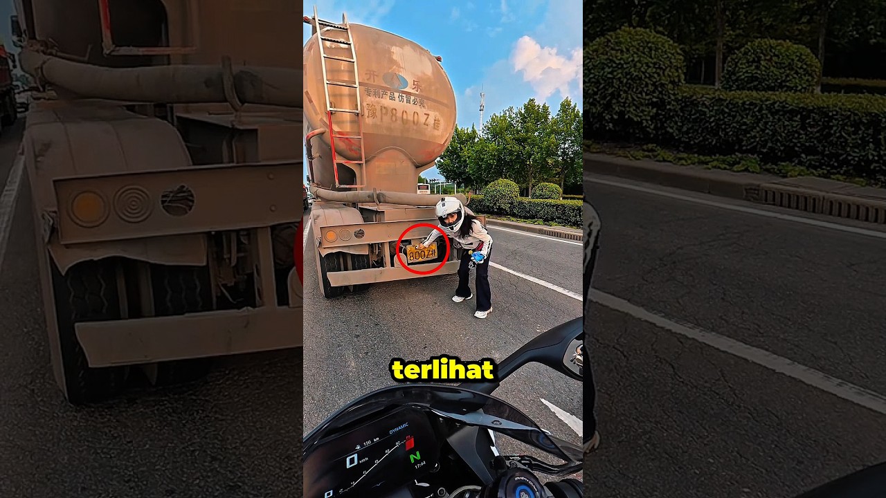 Reflek Bersihkan Mobil Orang Random Di Jalan 🚛😊 #shortsviral