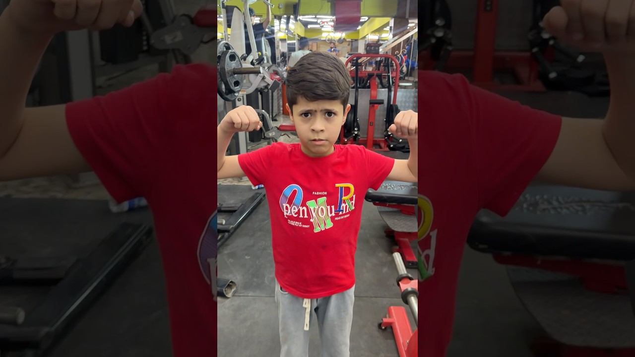 بلونه عضلة ماطلعت عضلاتة 💪😂