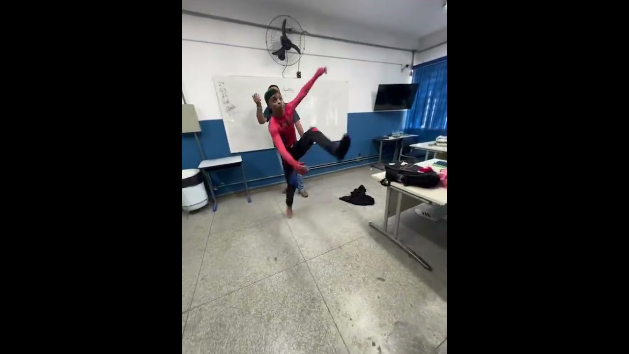 Tenho que salvar o mundo 🌍