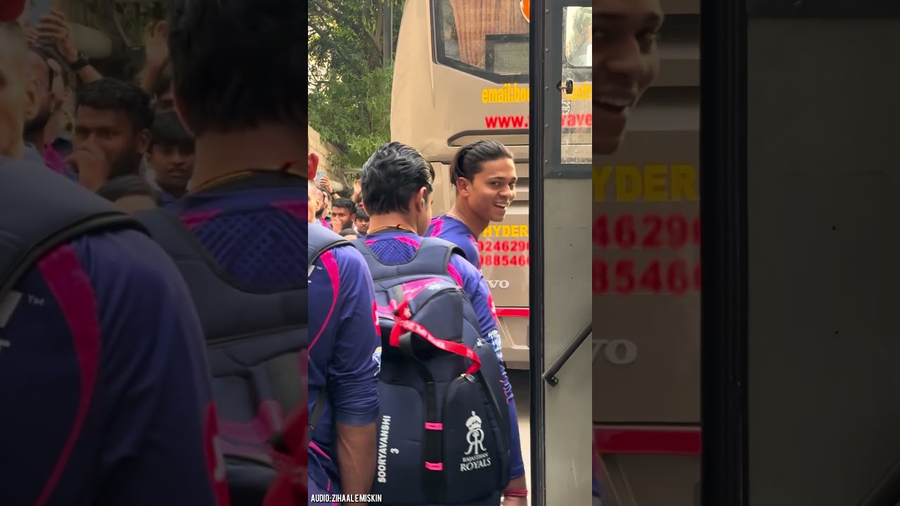 “pehle aap” “nahi, pehle aap” “chal, dono chalte hai” 💗