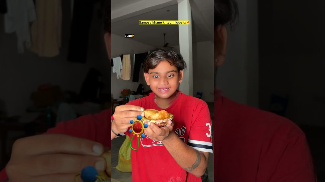 Samosa khane ki Technique 🤣🔥| indian family #shorts #indian #chaman #reatable #chotabhai #bachpan