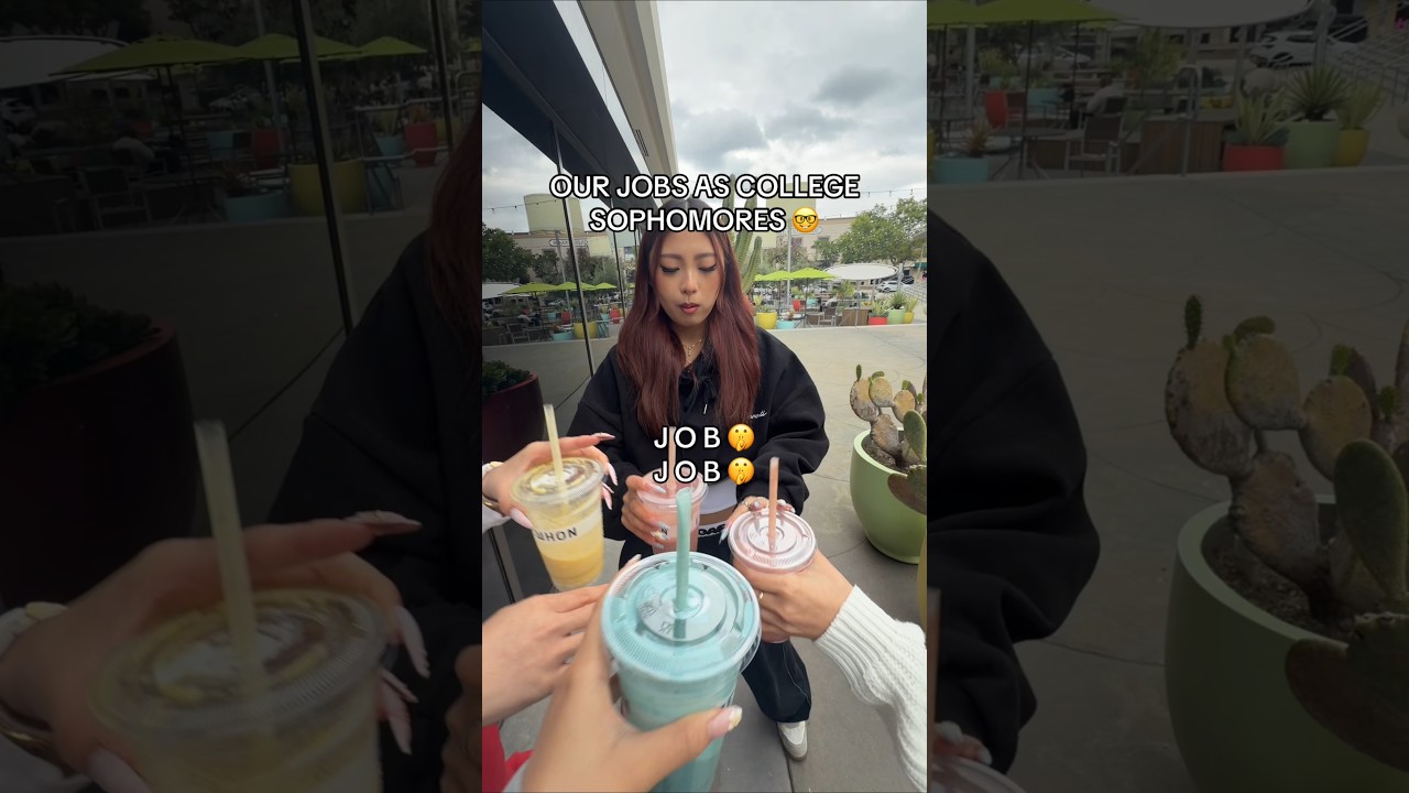 erewhon smoothie maker ??? #jobsearch #erewhon #barista #jobmarket #collegestudent