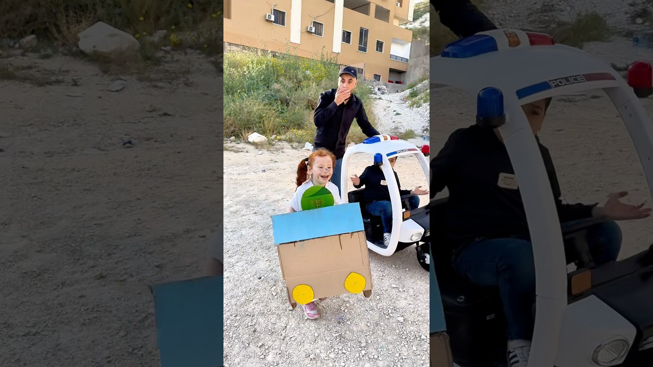 طفلة صغيرة صنعت من الكرتون سيارة 🚗 لعبة