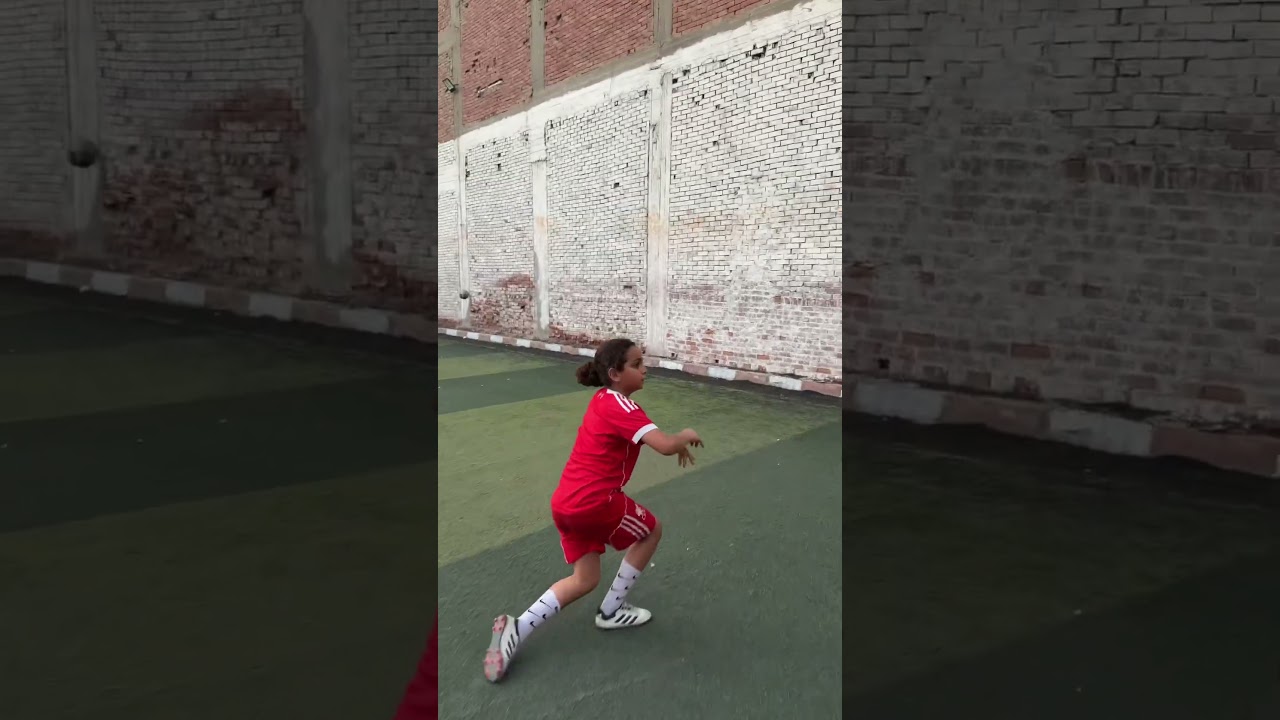 ڤان دايك الصغير بيدخل الملعب من جديد و شوفو عمل اي😱😱😱😱