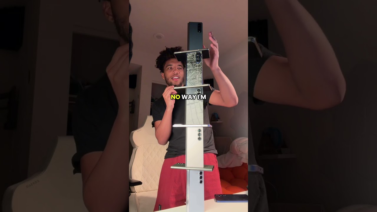 No foldables where harmed… severely #c#carterpcstech #iphone #android #foldable