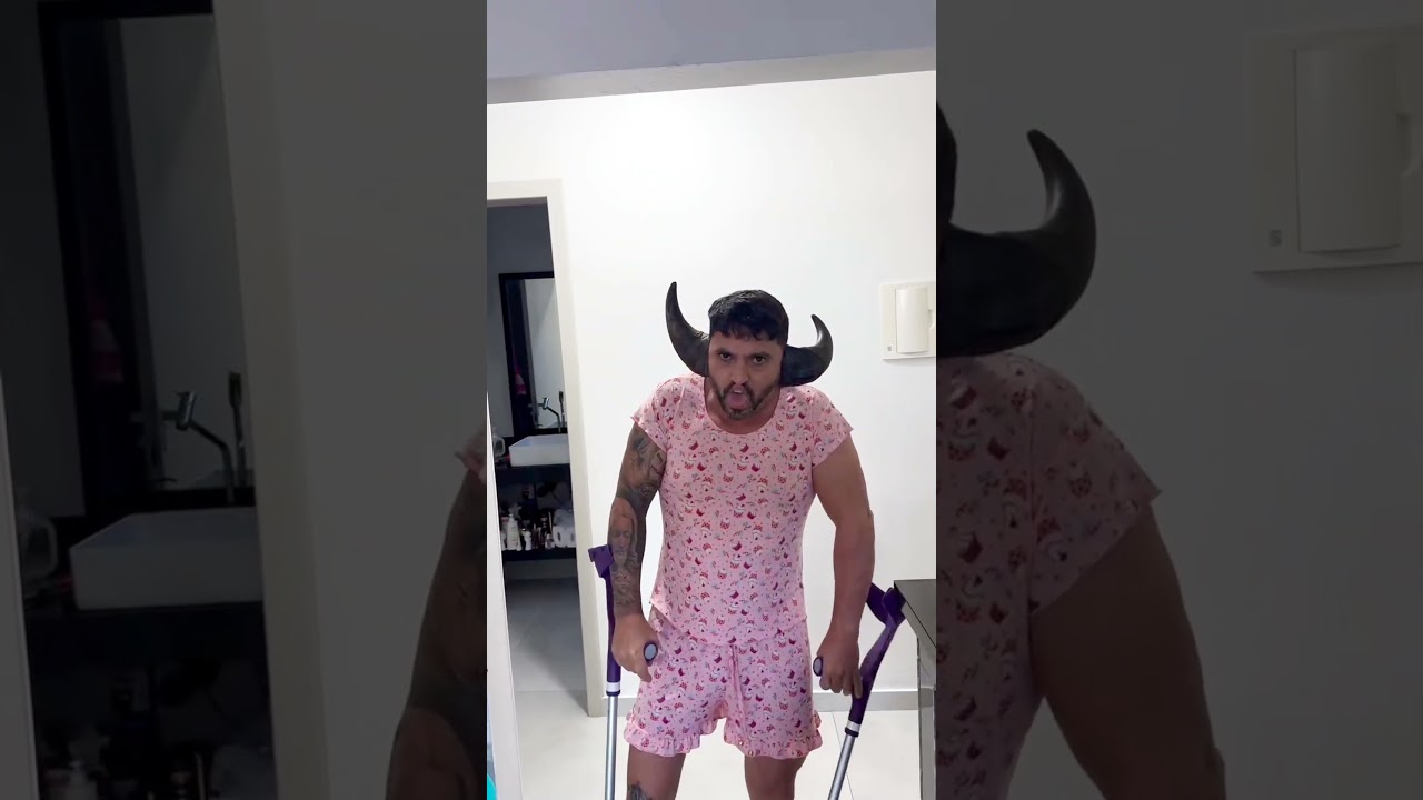 حطيت قرون لاخويا شبه الثور 😱😂😂😂😂😂#funny #shorts #shortvideo #viral #comedy #tiktok #humor #short