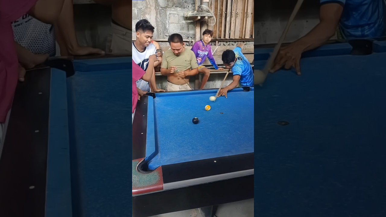 How's that possible 🎱#vairalvideo #billiards #funny #comedy @Saranganiboysofficialagain