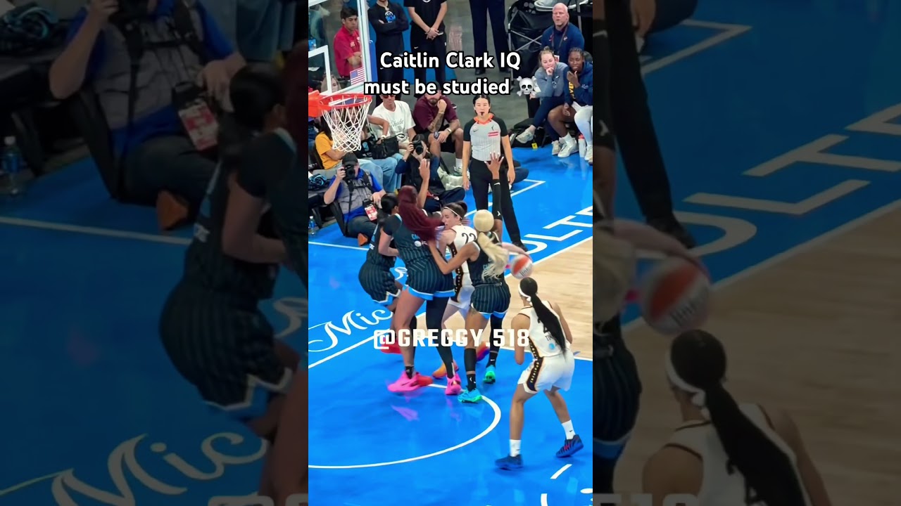 CC ￼￼had no time left to inbound the ball then had a brain blast #caitlinclark #wnba #basketball