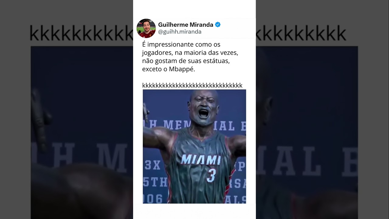 😂 Quando a estátua fica mais famosa que o jogador!