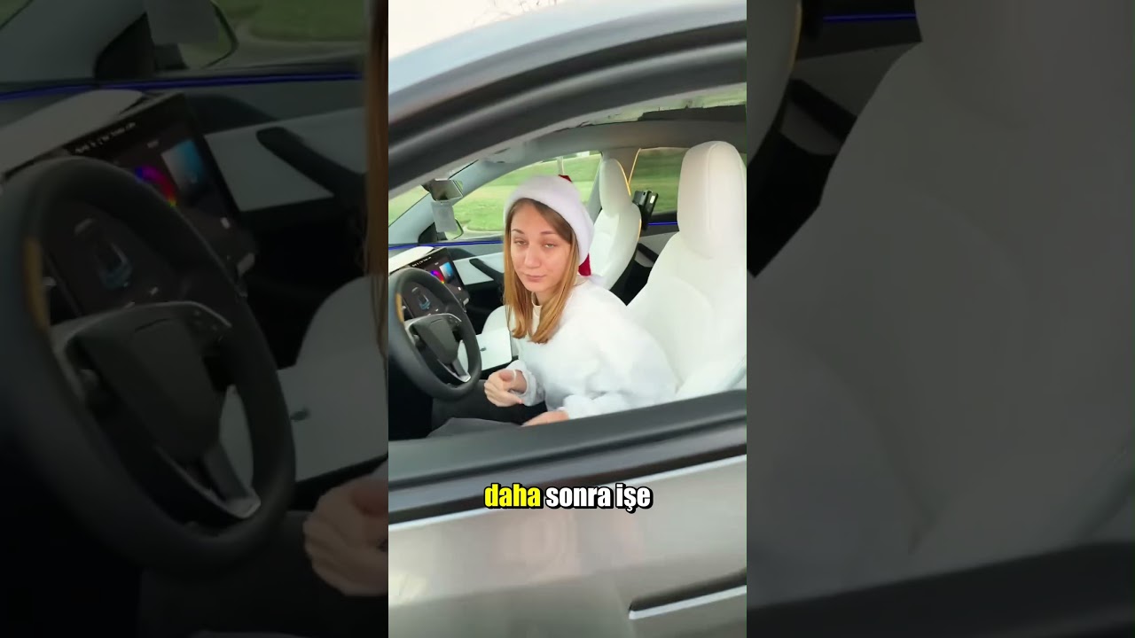 Bu Tesla'nın Rengi Değişiyor!