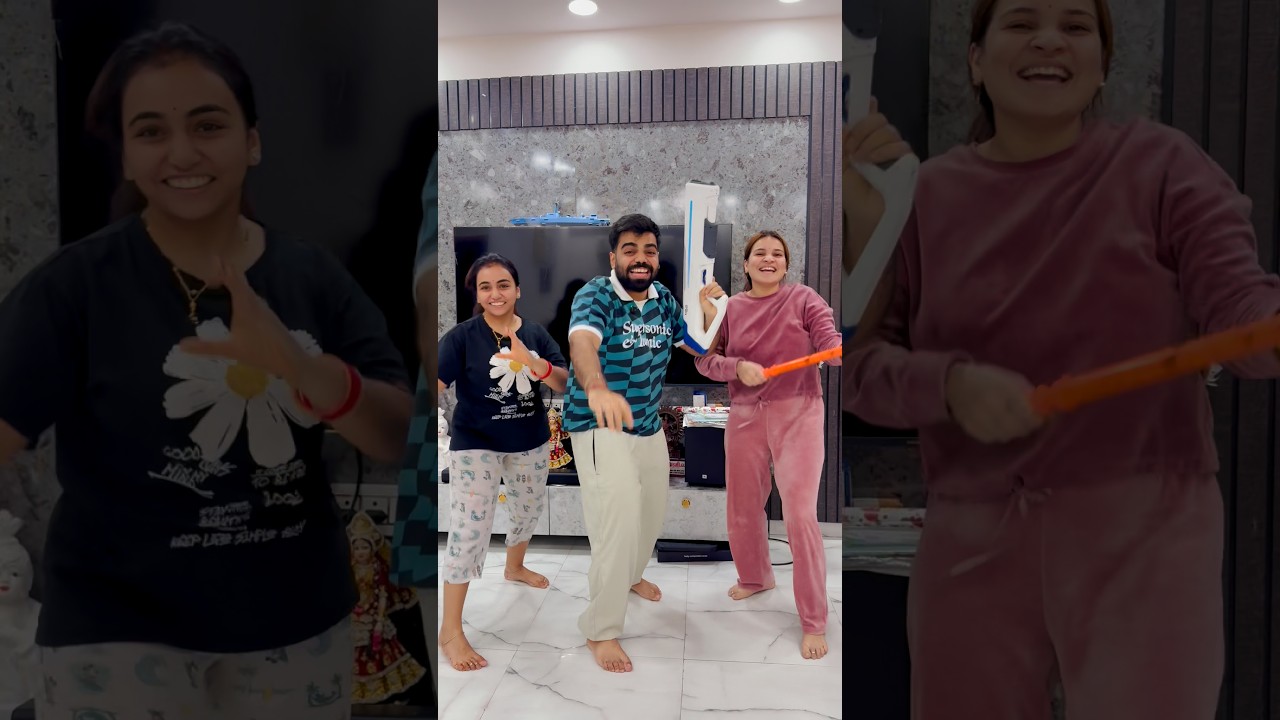 Gaurav nai sabke saath holi kheli #gauravaroravlogs #youtubeshorts #shorts