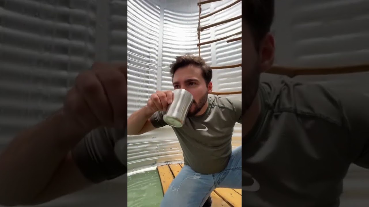 Entrei dentro de uma garrafa de monster zero açúcar gigante 😂