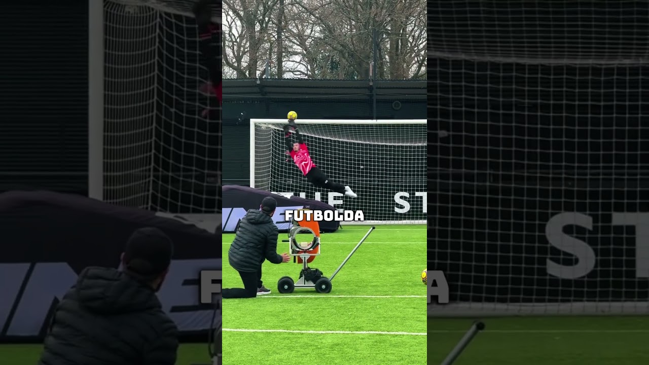 Kaleciler Neden Serbest Vuruşta Ortada Durmaz? 😱