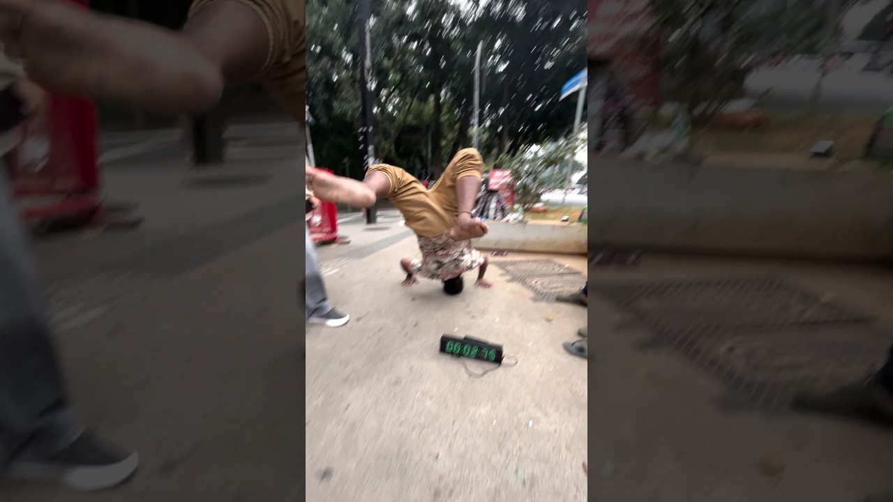 Faça 1 BANANEIRA (handstand) Leve 100R$