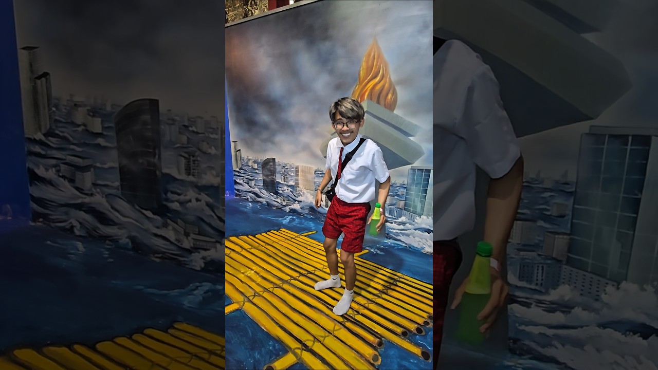 ade naik perahu bambu gays #trandingshorts