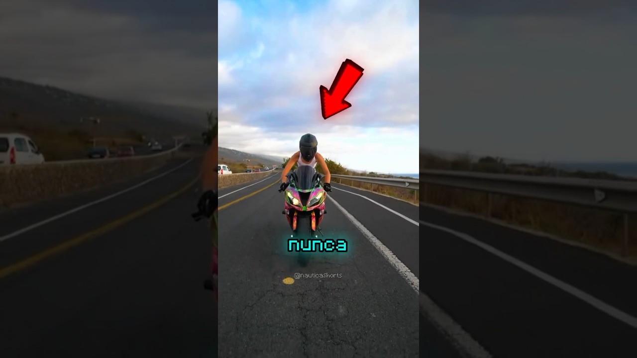 Ela transformou uma simples moto em um show de manobras! 🏍️🔥