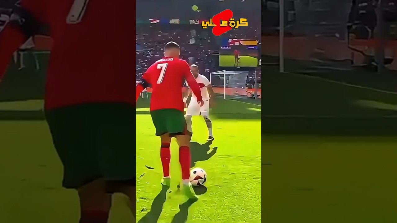 شخص يشبه والد رونالدو بشكل مخيف !!