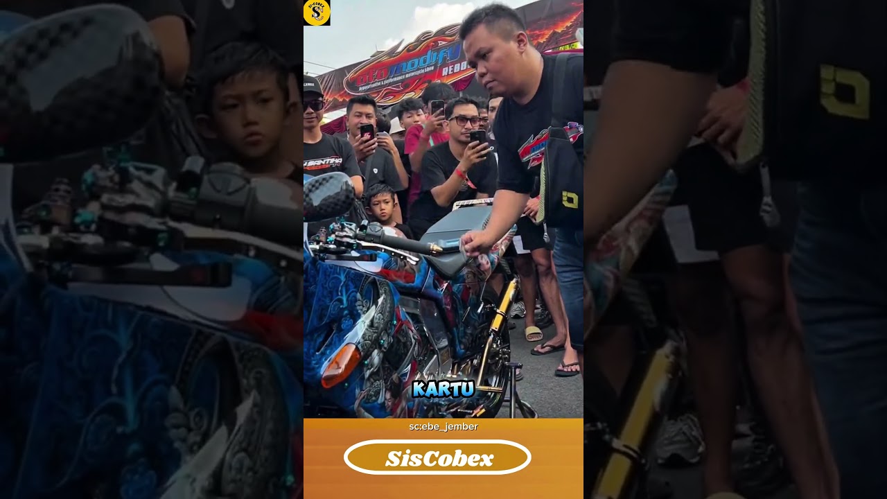 motor pria ini langsung diserbu pengunjung saat kontes karena unik #shorts