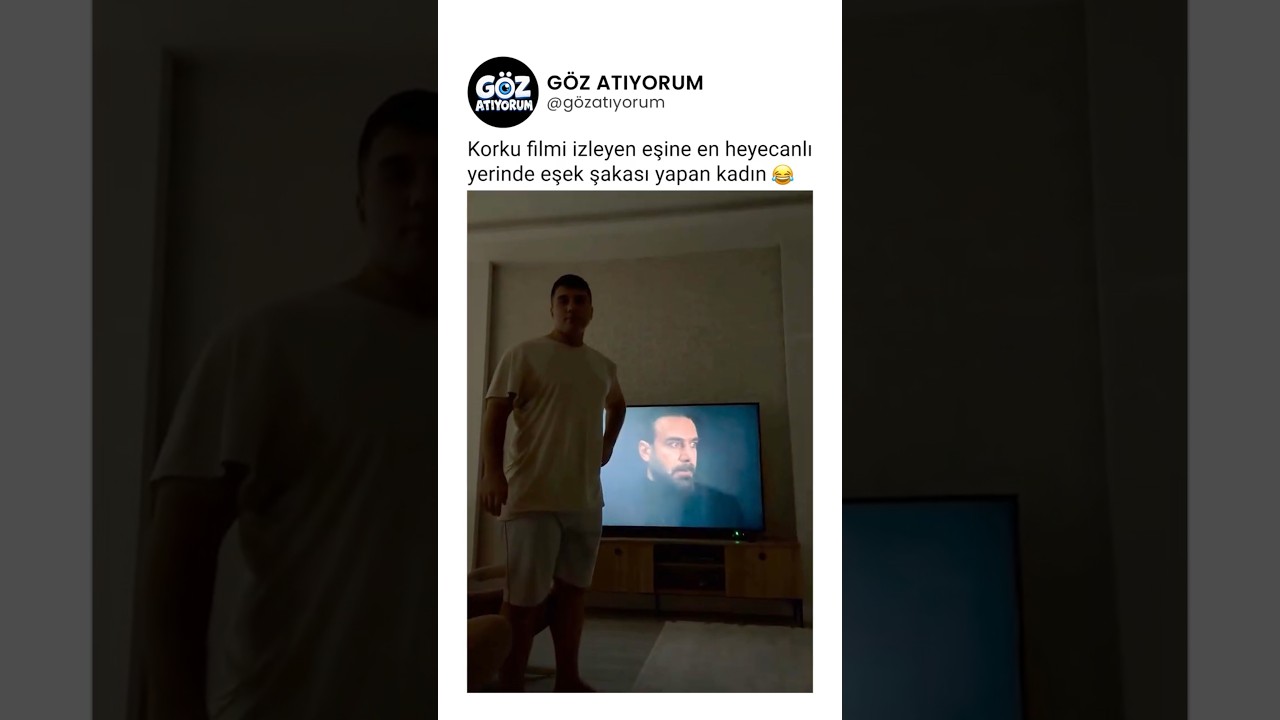 Korku filmi izleyen eşine en heyecanlı yerinde eşek şakası yapan kadın 😂
