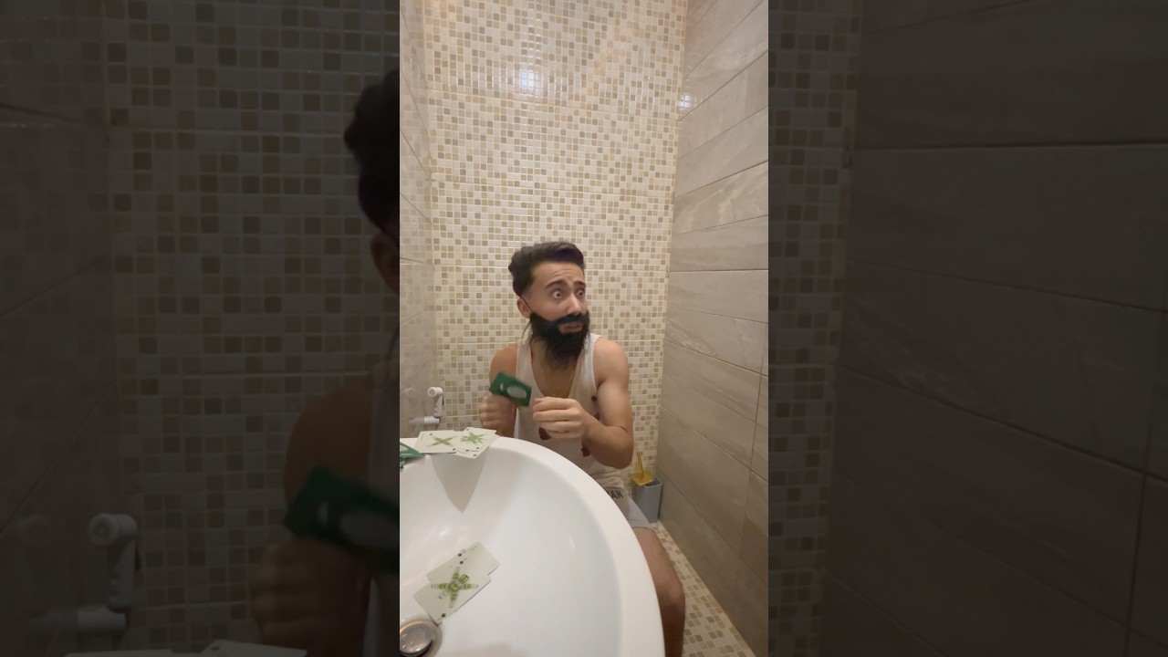 امي لما يجيها ضيوف وانا بالحمام #shorts