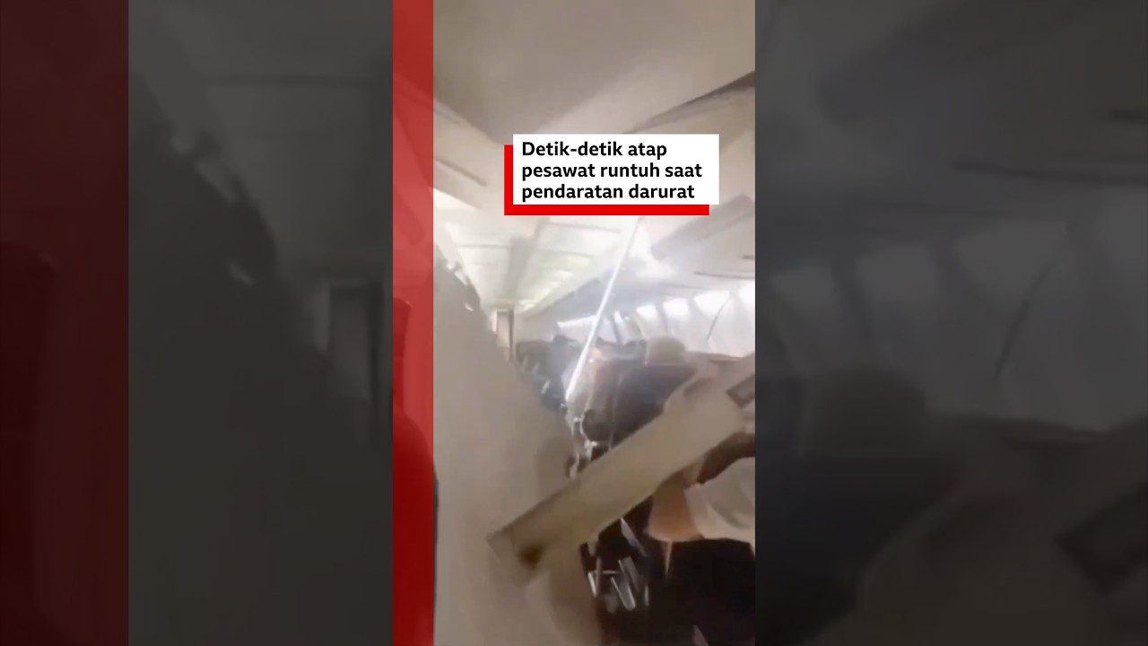 Detik-detik atap pesawat runtuh saat pendaratan darurat - BBC News Indonesia