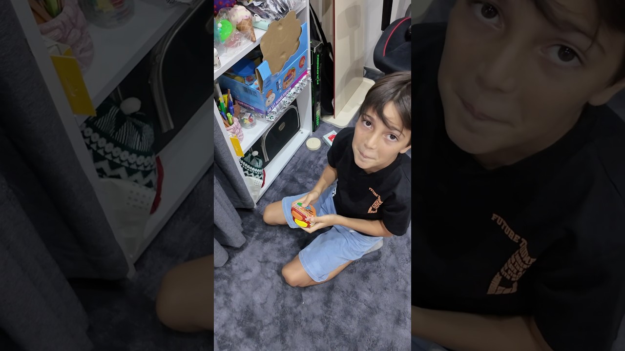 Zorla açtırdı 😂
