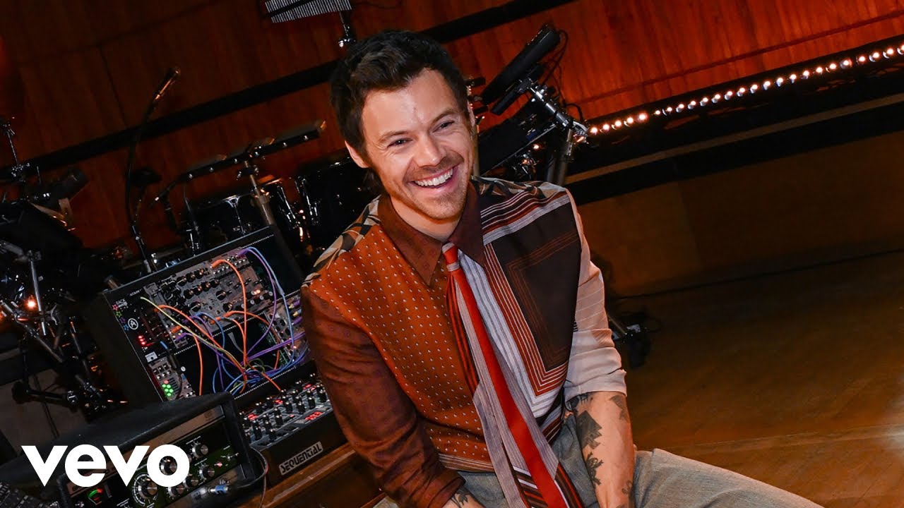 Harry Styles - Everybody Wants To Rule The World (Tears For Fears cover) in the Live Lounge