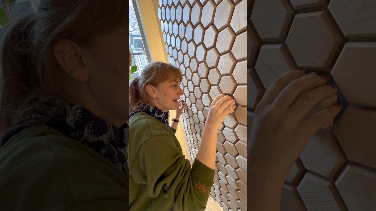 Simone VS the secret door… @simonegiertz