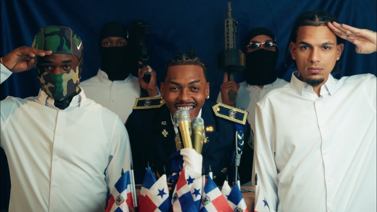 LIL NAAY - PERRA (VIDEO OFICIAL)