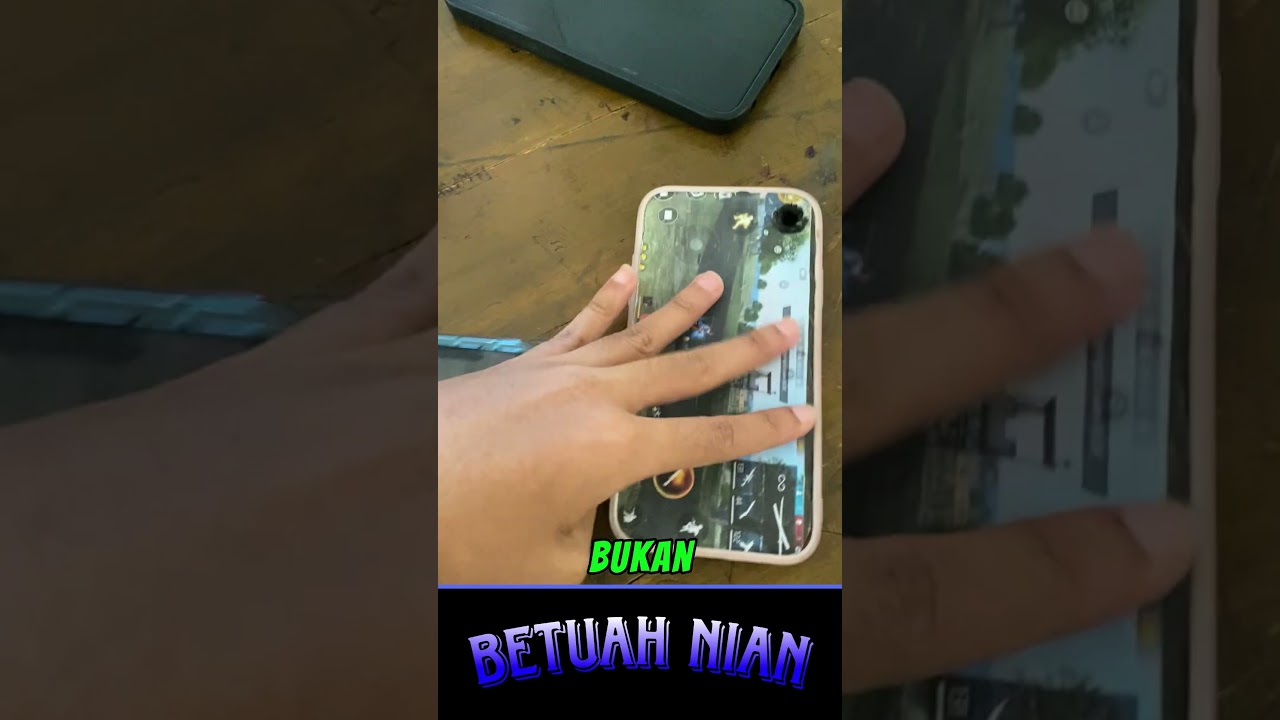 siswi yang pinter banget meniru desain iPhone walaupun cuma dari kardus