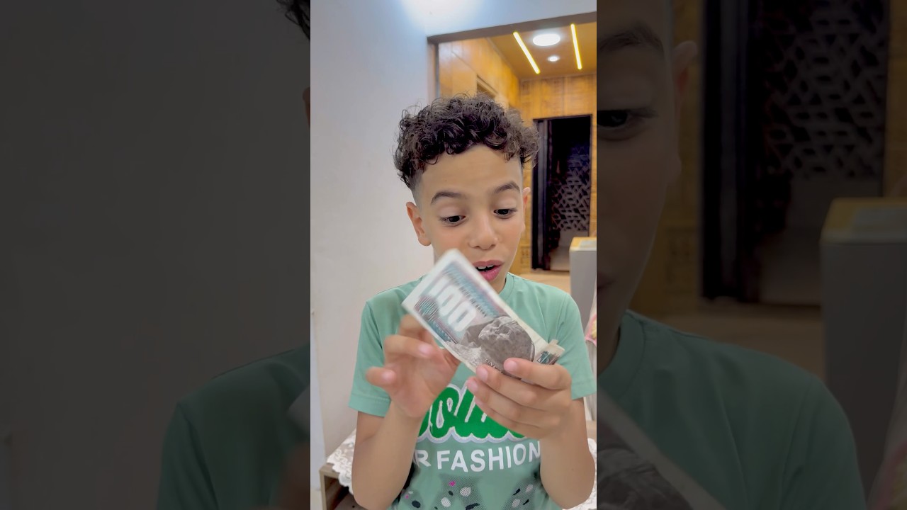 لما خالك يديك العيديه💸😂