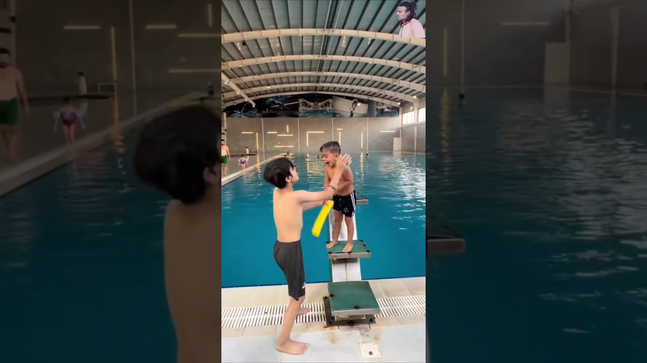 تحدي عوجي وطفل آخر 🏊 عوجي غلب الطفل