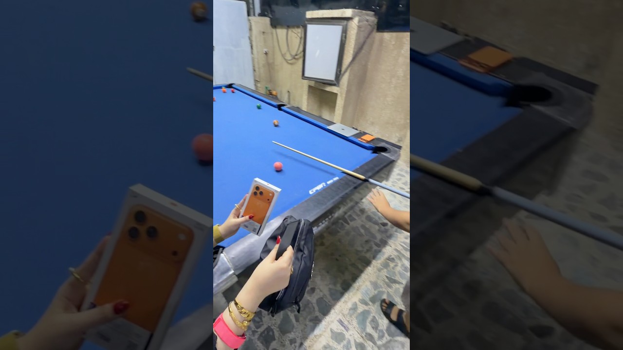 تختار ايفون لو الي بداخل الجنطة 🤔