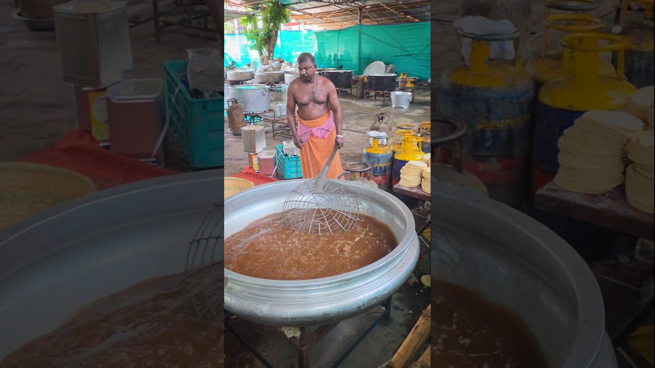 ഈ പൊന്തി വരുന്നത് എന്താണെന്ന് അറിയുമോ ? ഇതിന് ഒരു പ്രത്യേക രുചിയാണ് #guruvayoortemple #viral #food