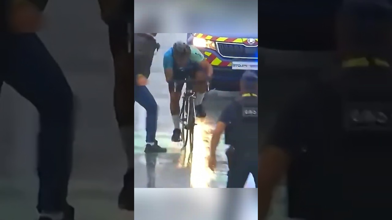 Cycle Race-ல் அத்துமீறி நுழைந்து விட்டார் !!