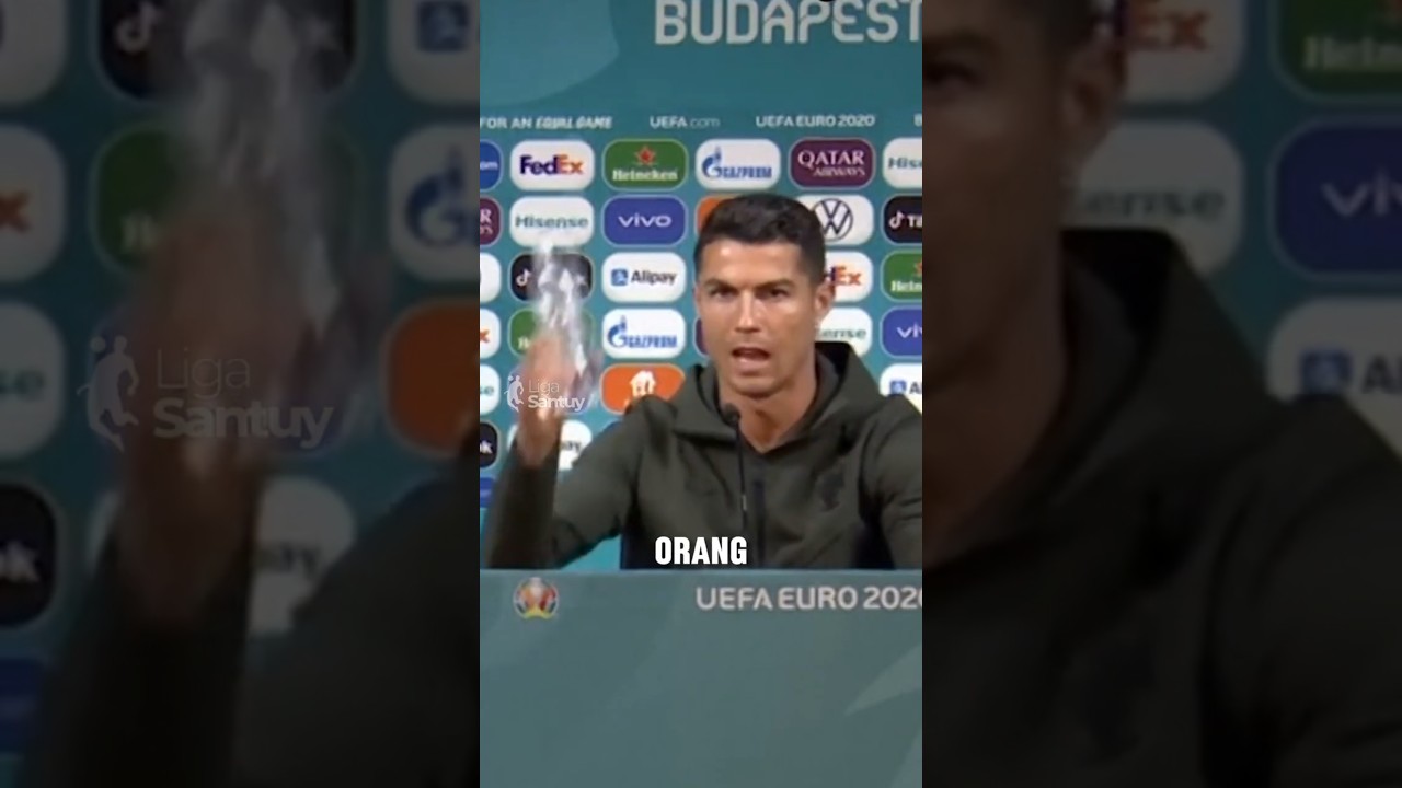 Kenapa Ronaldo menyingkirkan minumannya?🤔👀