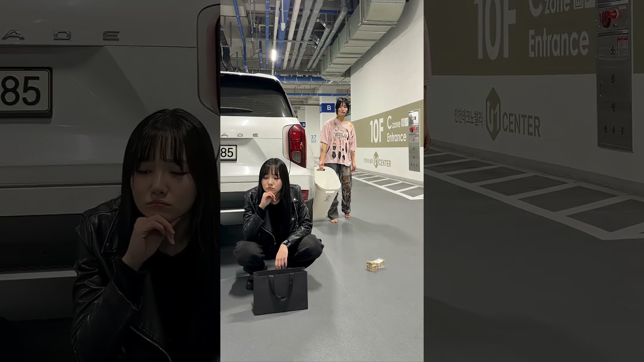 Introducing the "Vita Wear SmartBand," a next-generation wearablegadget#shortsfeed#trending