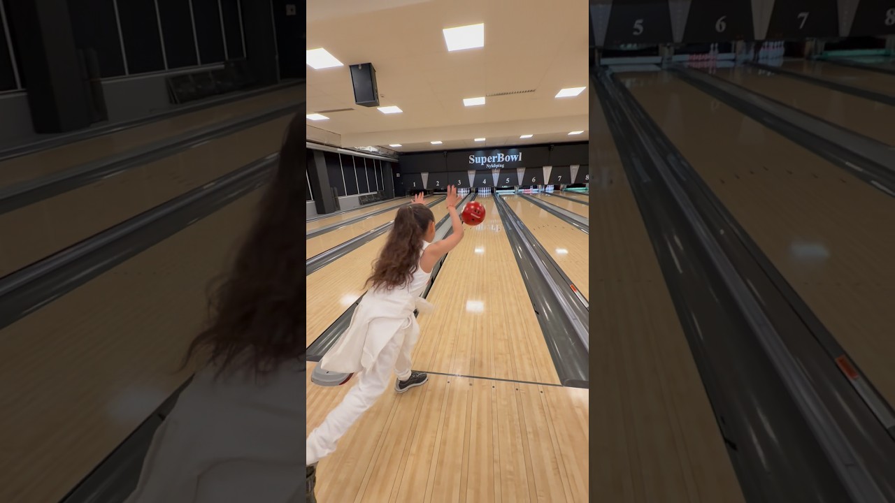 يوسلين لعبت بولينج 🎳